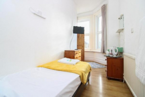 Pebbles guest house room 17